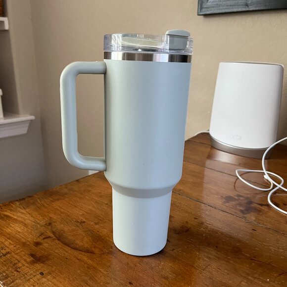 40oz Stanley Stainless Double Wall Drinkware Soft Green Excellent Condition - Picture 3 of 5